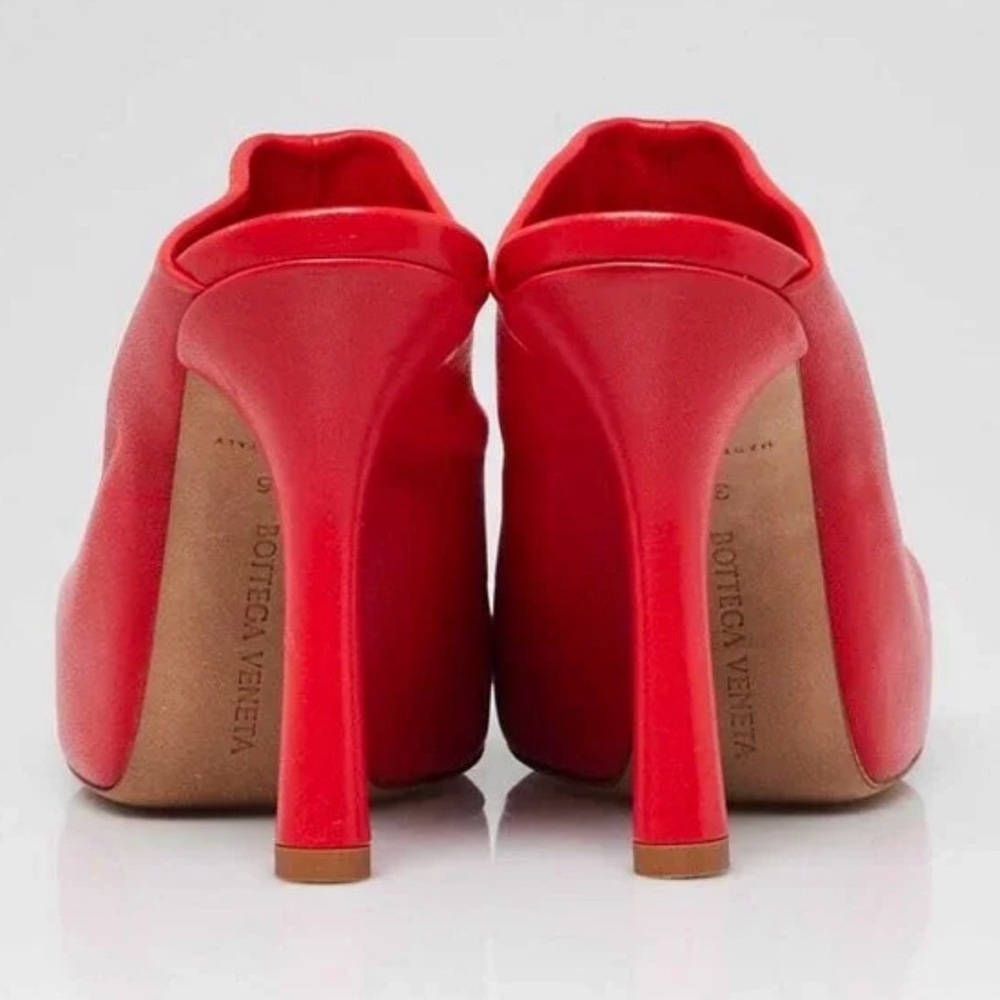Bottega Veneta Bold Stretch Leather Red Heeled Mules - Picture 5 of 9